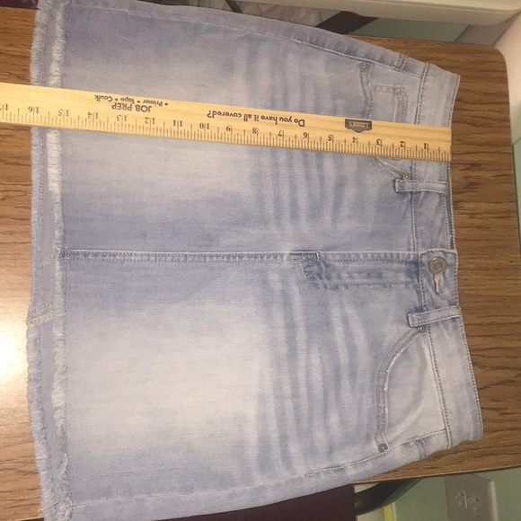 Super cute jean skirt - Picture 4 of 4